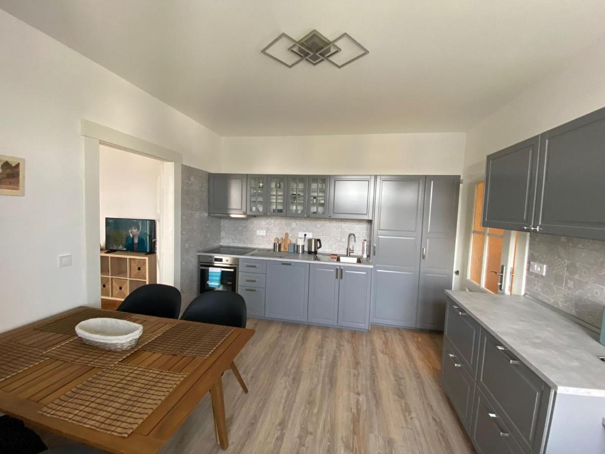 Apartman Xaveriova Прага Екстериор снимка