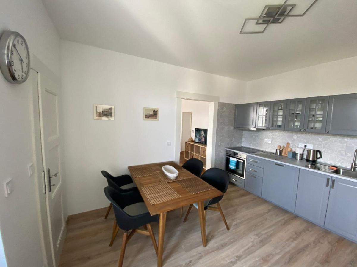 Apartman Xaveriova Прага Екстериор снимка