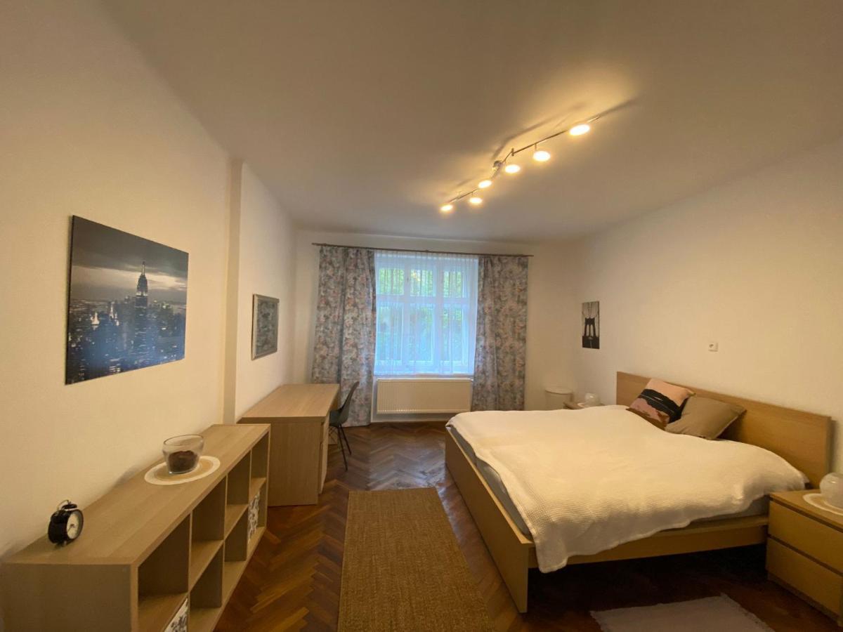 Apartman Xaveriova Прага Екстериор снимка